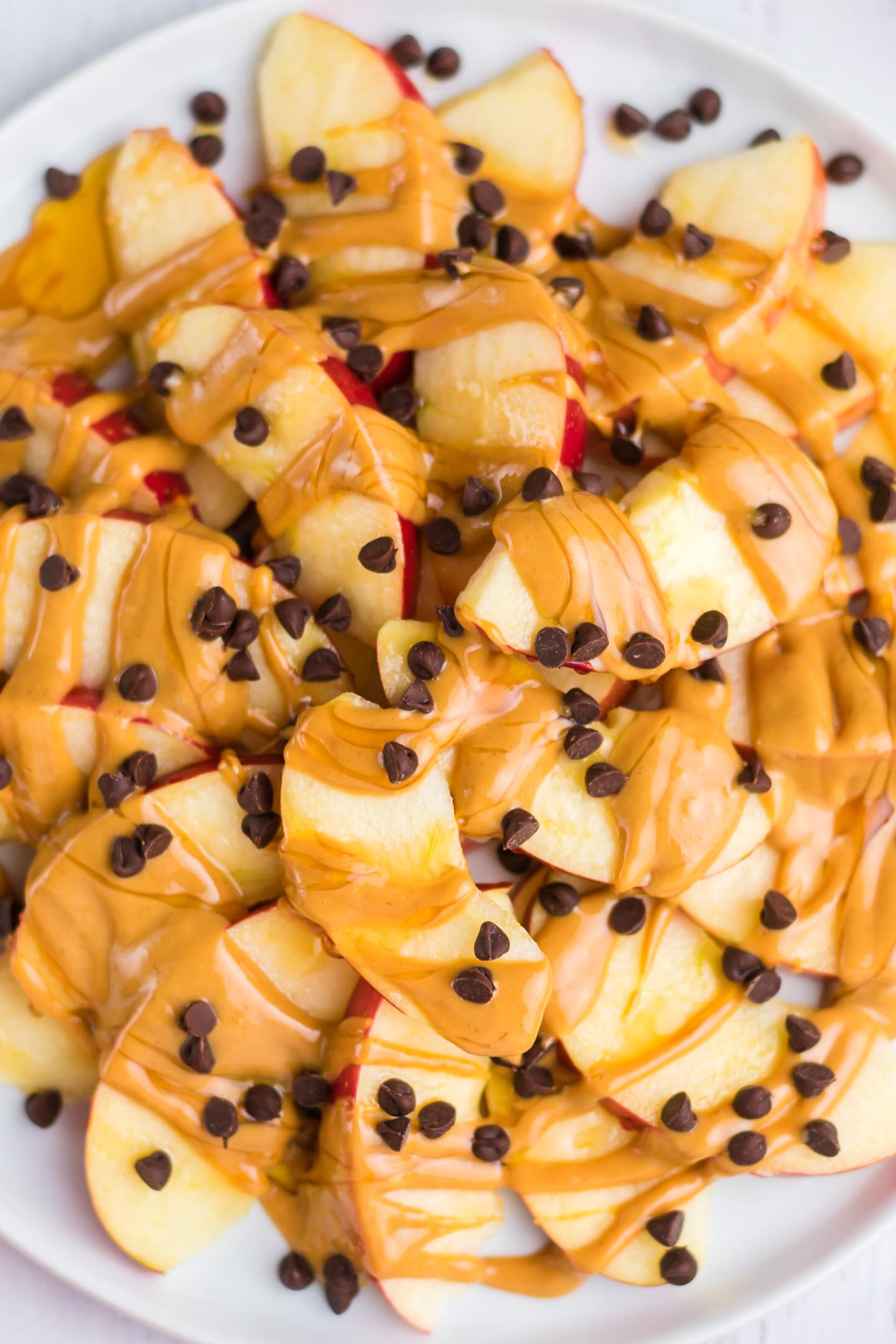 apple nachos with peanut butter