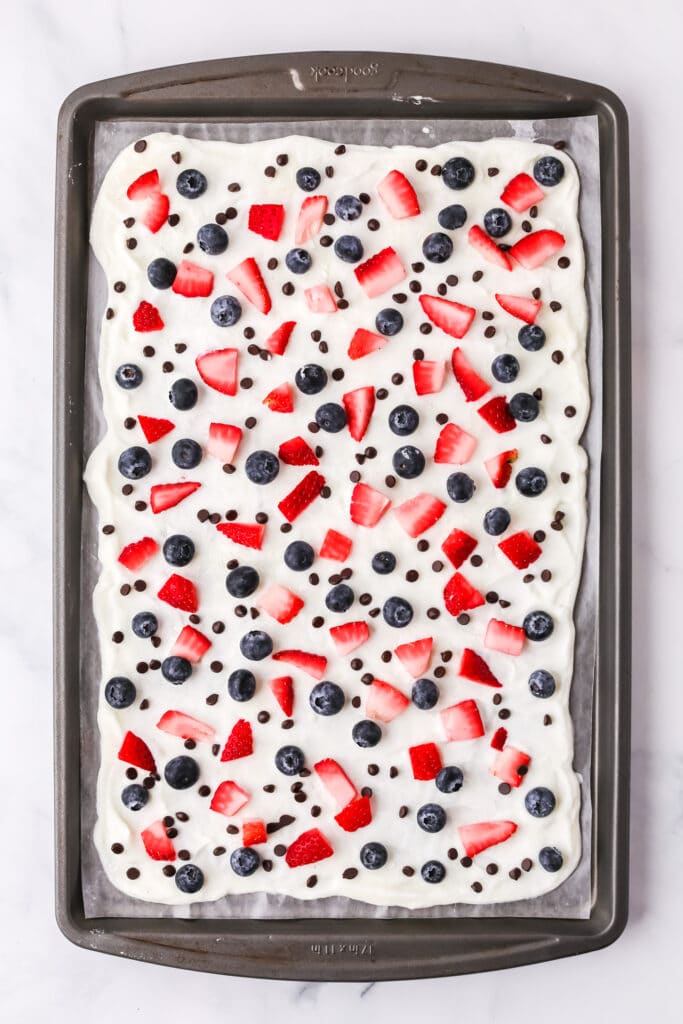 making yogurt bark