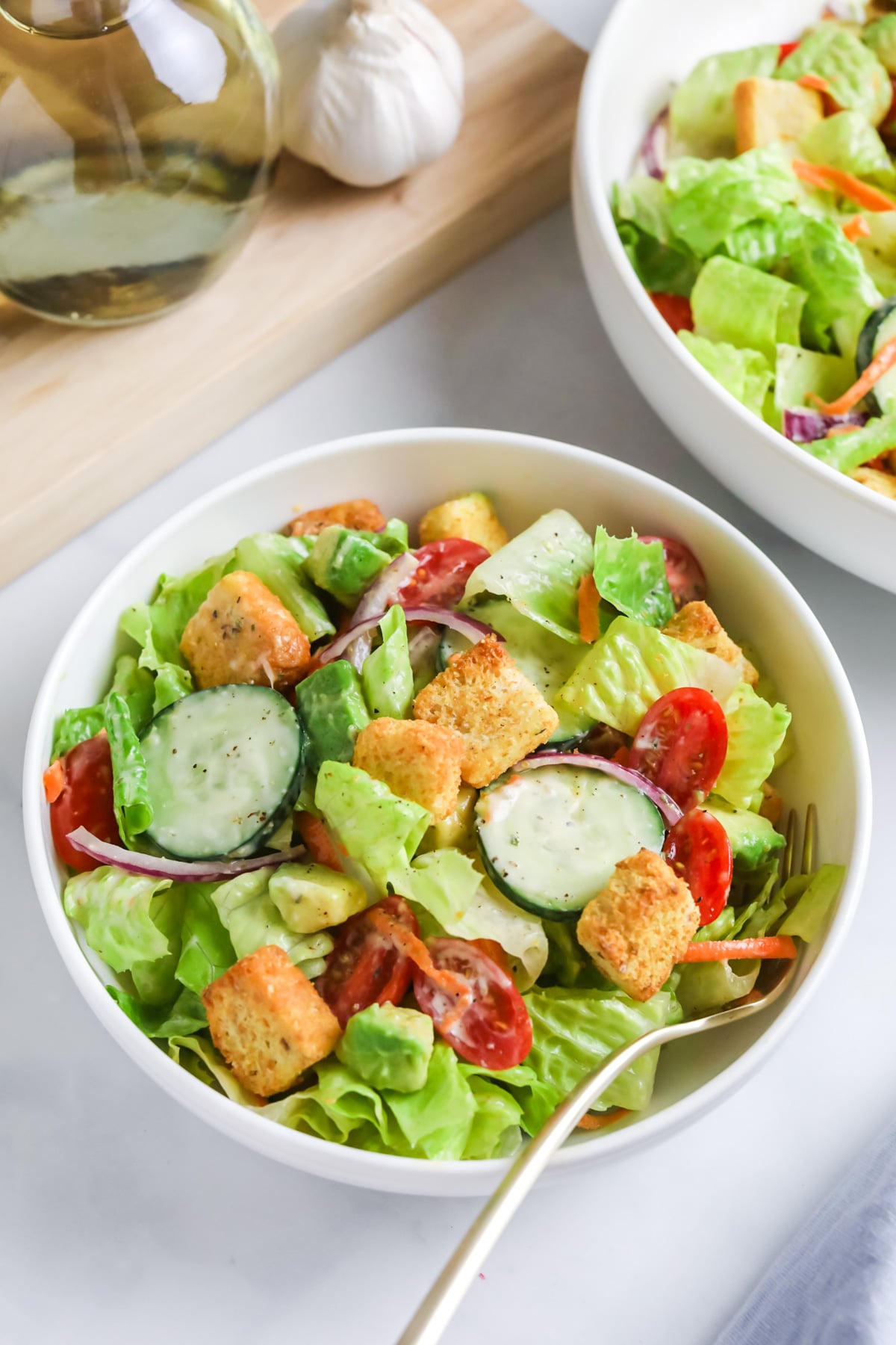 Side salad in bowl.