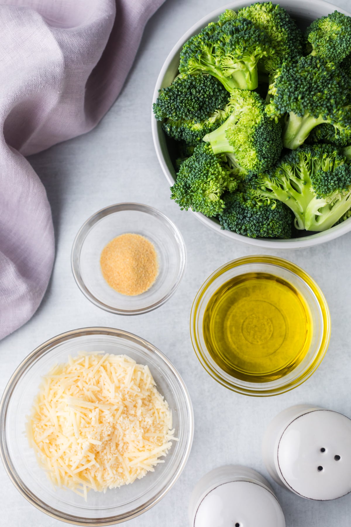 Smashed broccoli ingredients.