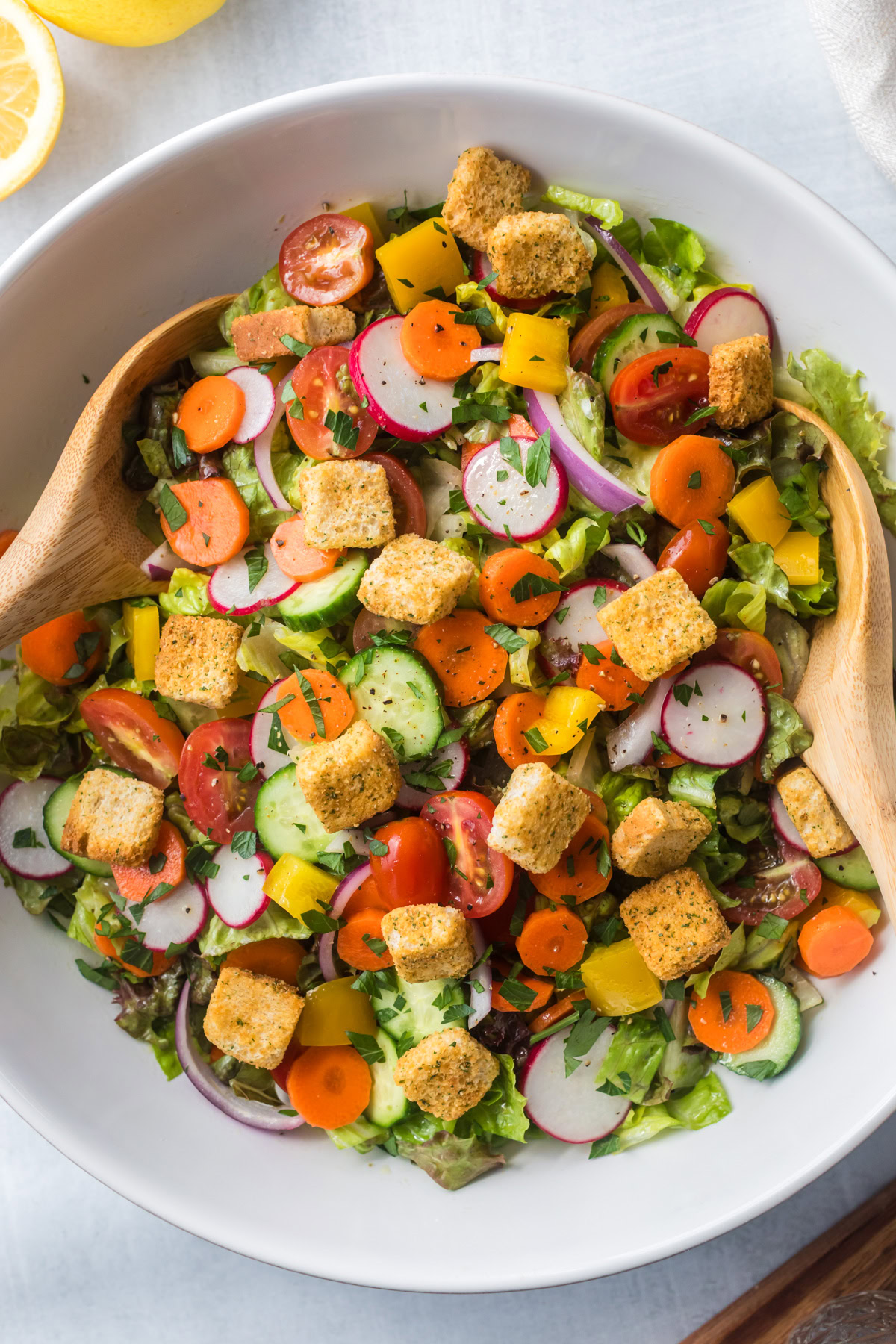 Garden salad with white wine vinaigrette.